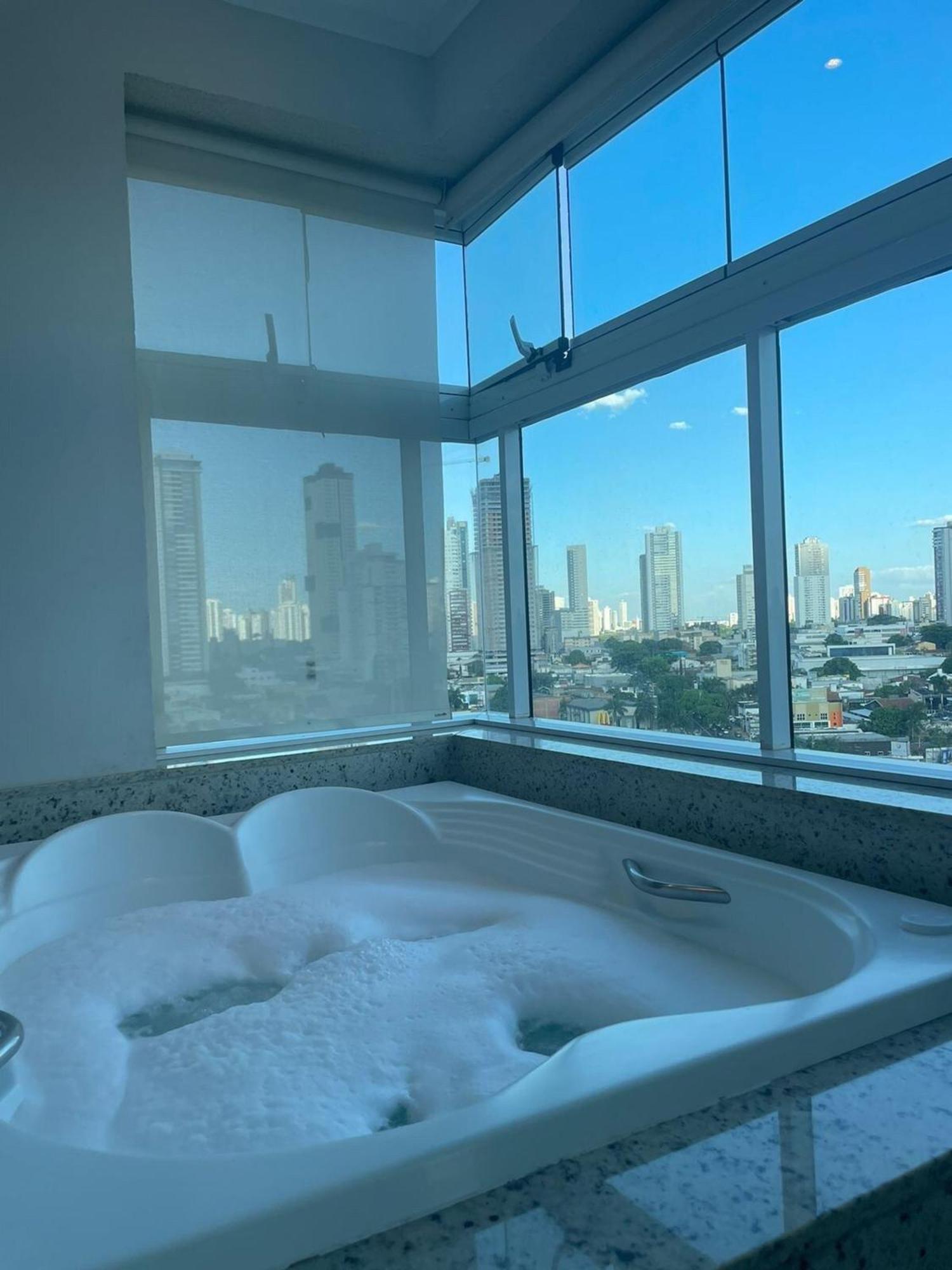 1 Qts.| 2 Hosp. | Jacuzzi Na Varanda | Linda Vista Гояния Экстерьер фото