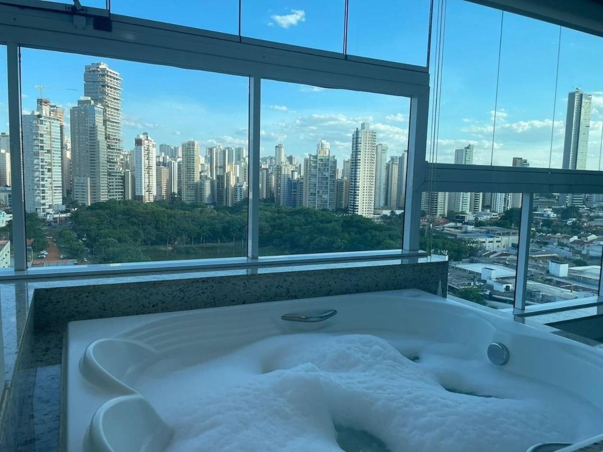 1 Qts.| 2 Hosp. | Jacuzzi Na Varanda | Linda Vista Гояния Экстерьер фото
